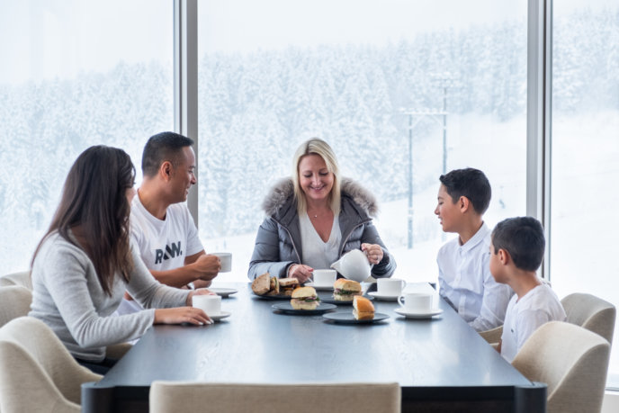 Luxe Family Travel Lr 25