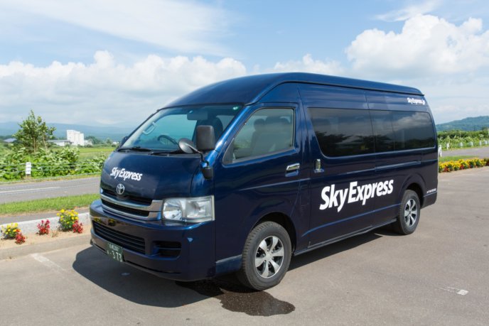 Sky Express Hi Ace Field Zoom Left Yasuyuki Shimanuki