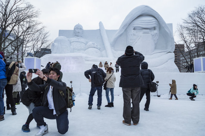 Snow Festival Sapporo Star Wars Statue 2017 02 06 0112