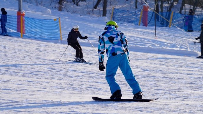Snowboarder