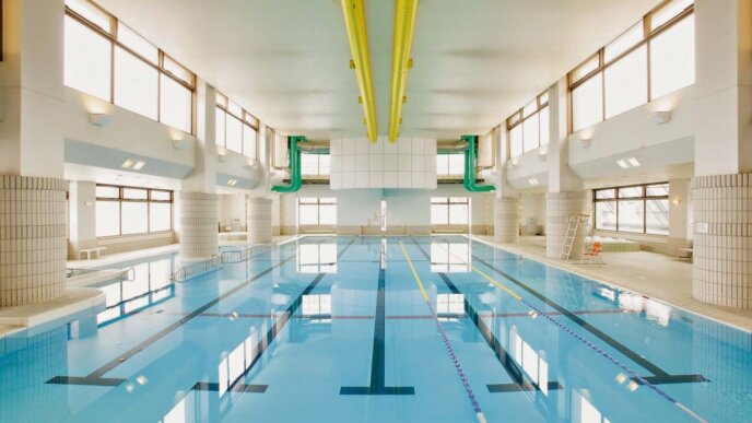 Hotel Niseko Alpen Indoor Swimming Pool