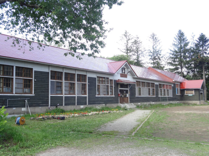 Kabayama Elementary School Summer Exterior