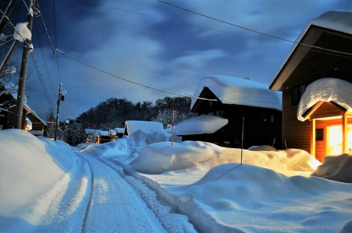 Mn K Country Resort Niseko Chalets In Winter Evening