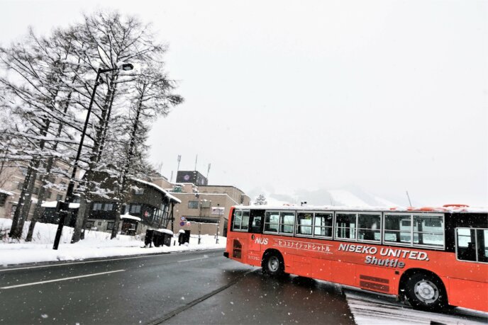 Niseko United Shuttle Bus in action