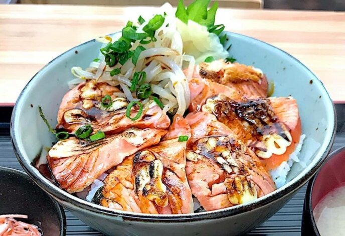 Ren Seared Salmon Sashimi Rice Bowl Set