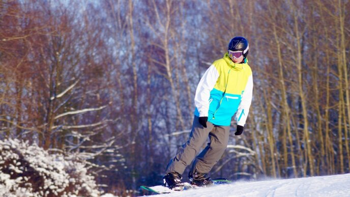 Snowboarding goggles