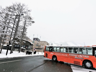 Niseko United Shuttle Bus in action