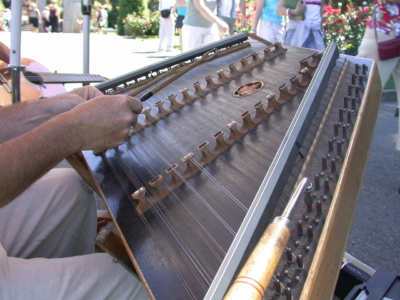Wikipedia Hammered Dulcimer
