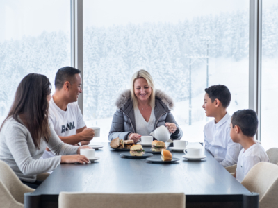 Luxe Family Travel Lr 25