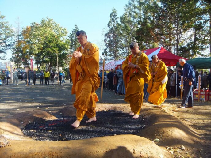 Konpira matsuri fire monks walking mtime20170815104602